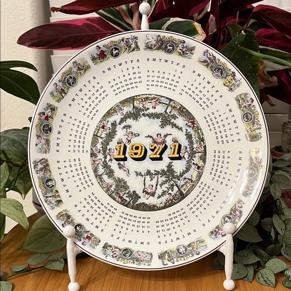 Wedgwood Other - Wedgwood of Etruria & Barlaston 1971 Calendar Plate Made In England